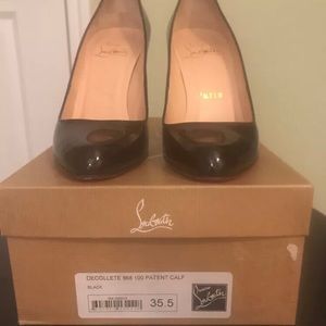 Auth Christian Louboutin sz. 35.5 black pumps